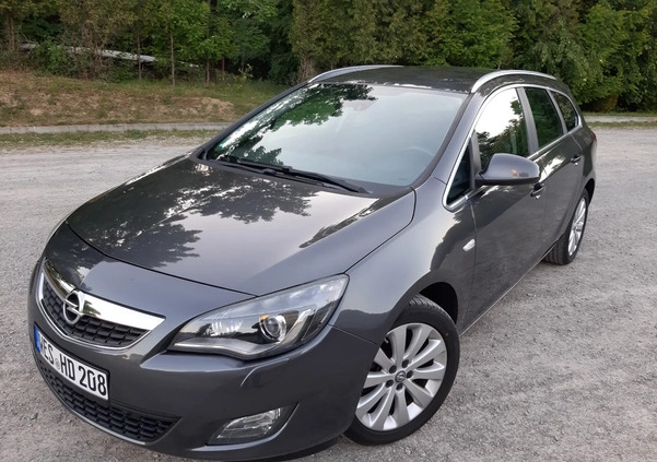 Opel Astra cena 27999 przebieg: 186900, rok produkcji 2011 z Kolbuszowa małe 529